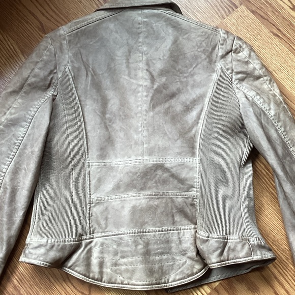 Odyne Women's Tan Leather Jacket - Picture 8 of 8